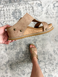 Very G "Noah" Wedge Sandal (Tan)