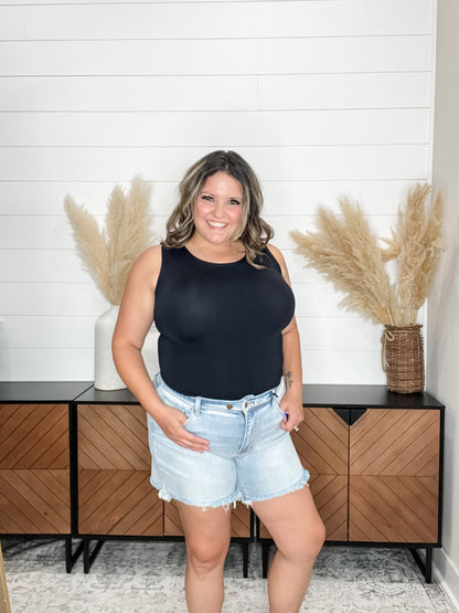 Judy Blue "Blame It On My Roots" Double Button Mid Thigh Dad Jean