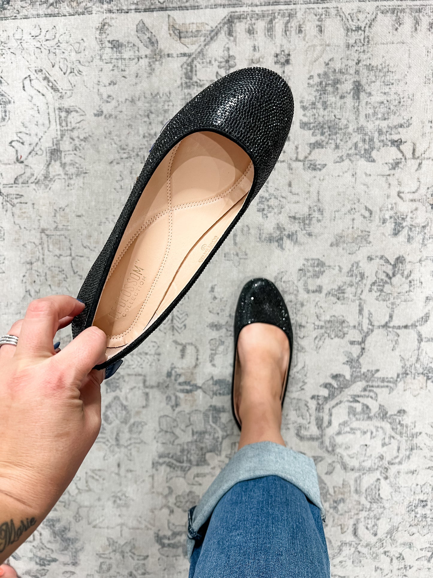"Baba" Sparkle Round Toe Flat (Black)