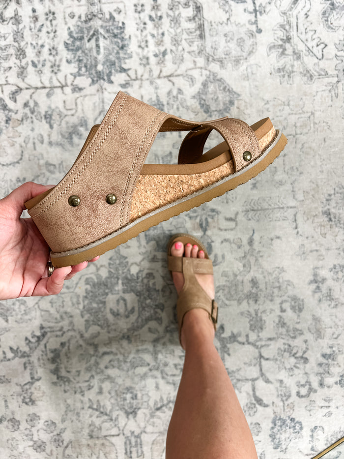 Very G "Noah" Wedge Sandal (Tan)