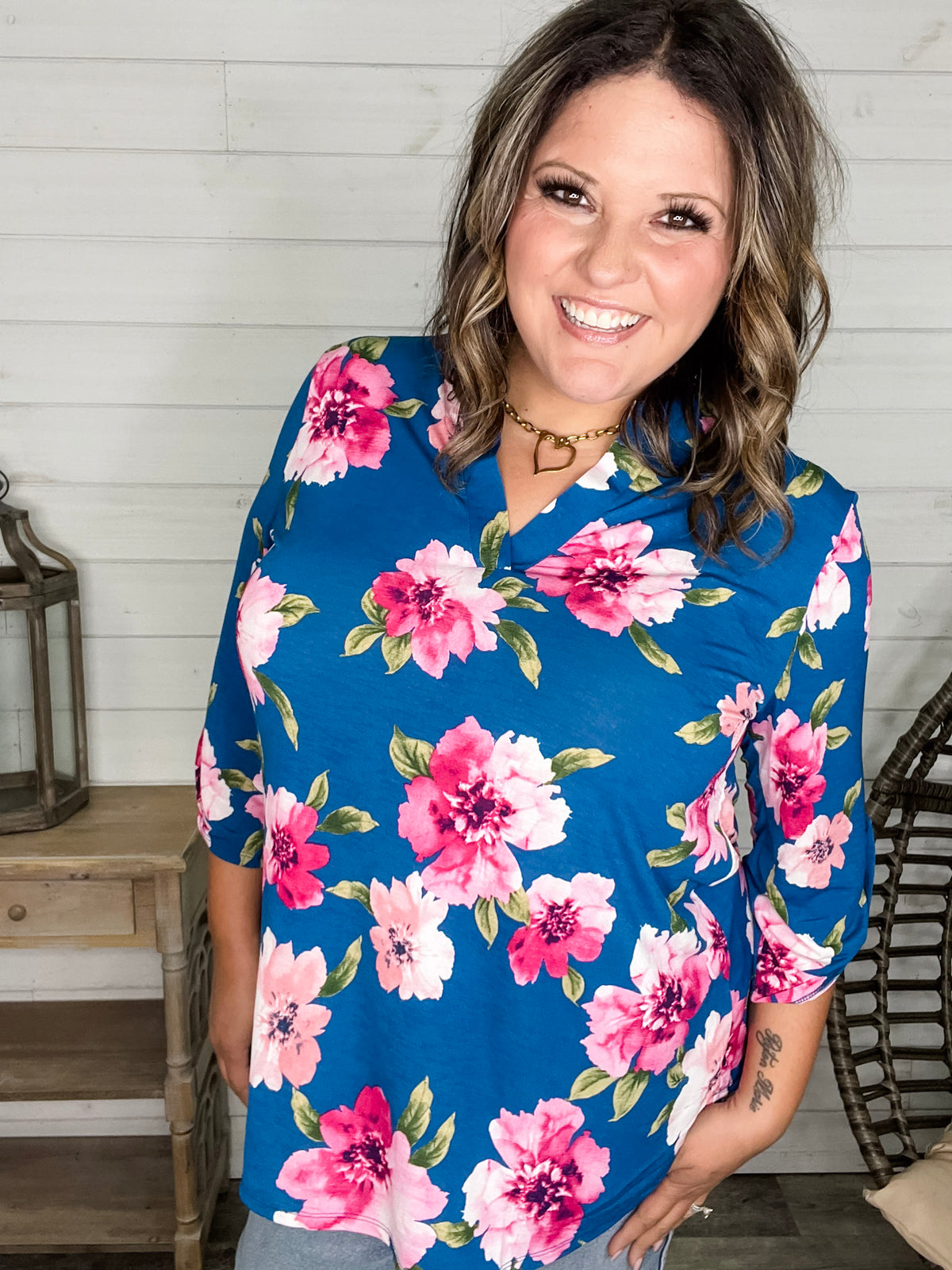 Dear Scarlett "Lavery" 3/4 Sleeve Split Neck Tops
