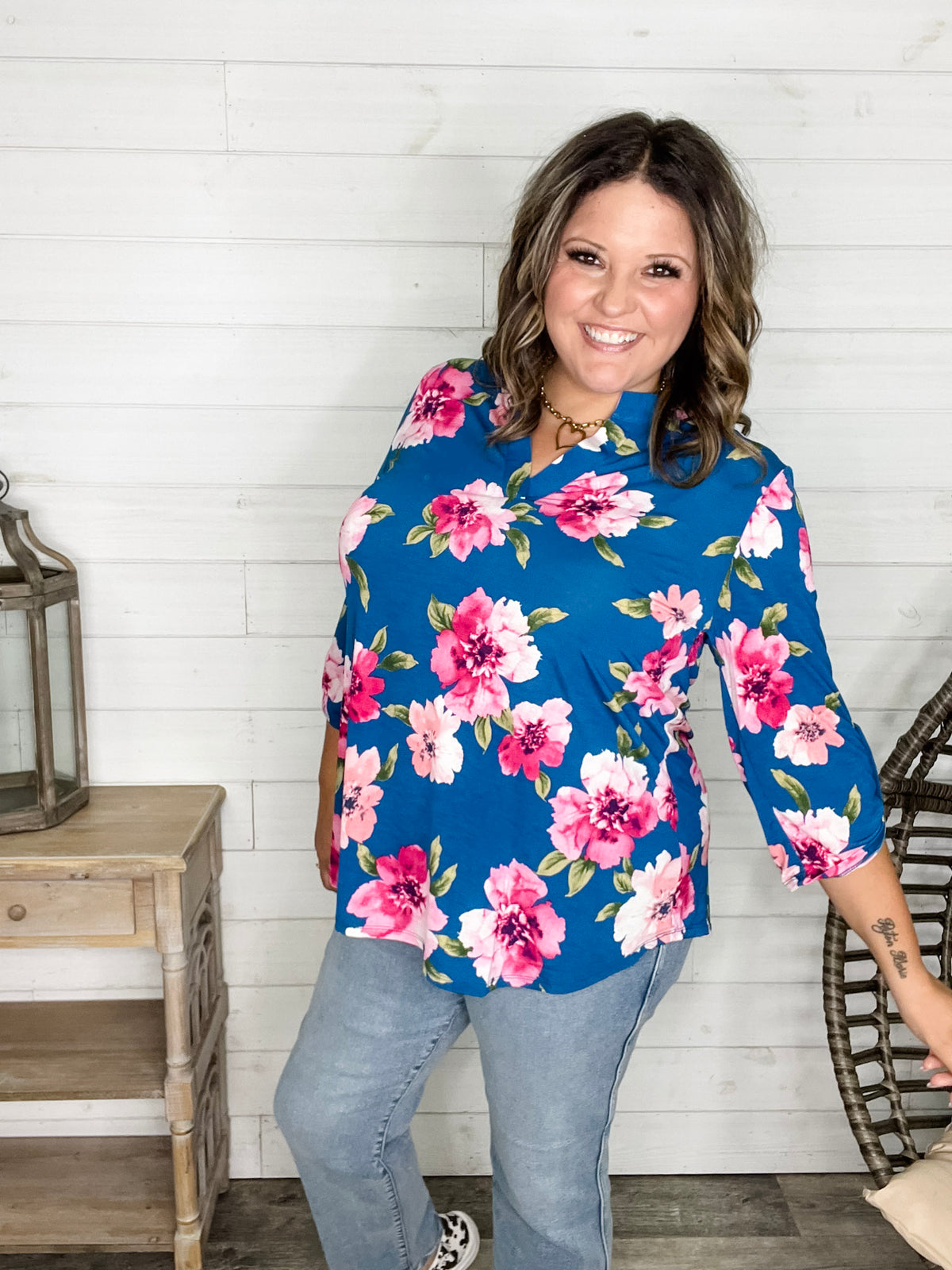 Dear Scarlett "Lavery" 3/4 Sleeve Split Neck Tops