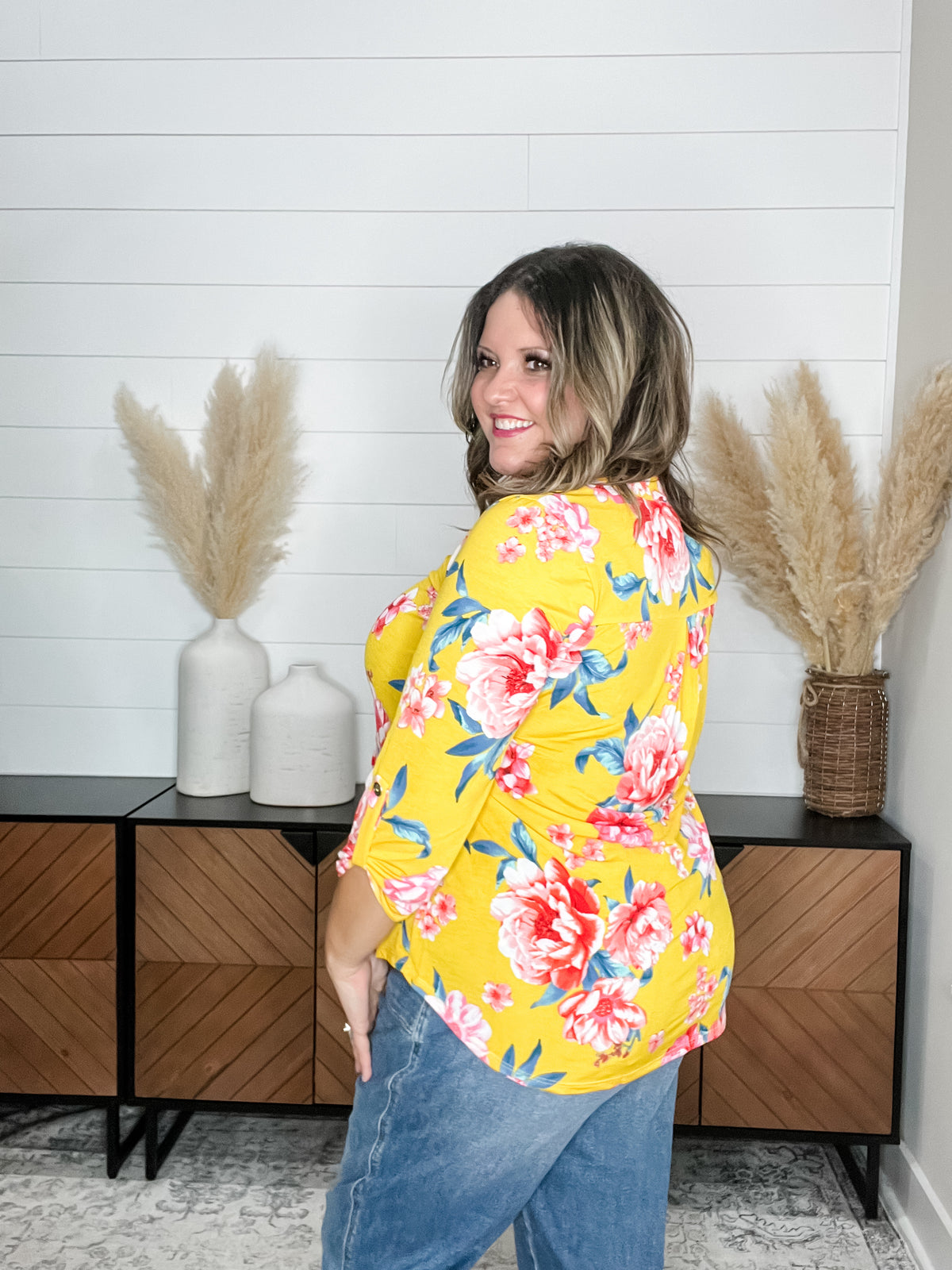 Dear Scarlett "Corbina" 3/4 Sleeve Split Neck