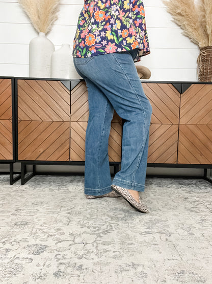 Judy Blue Walk This Way Straight Leg Jeans