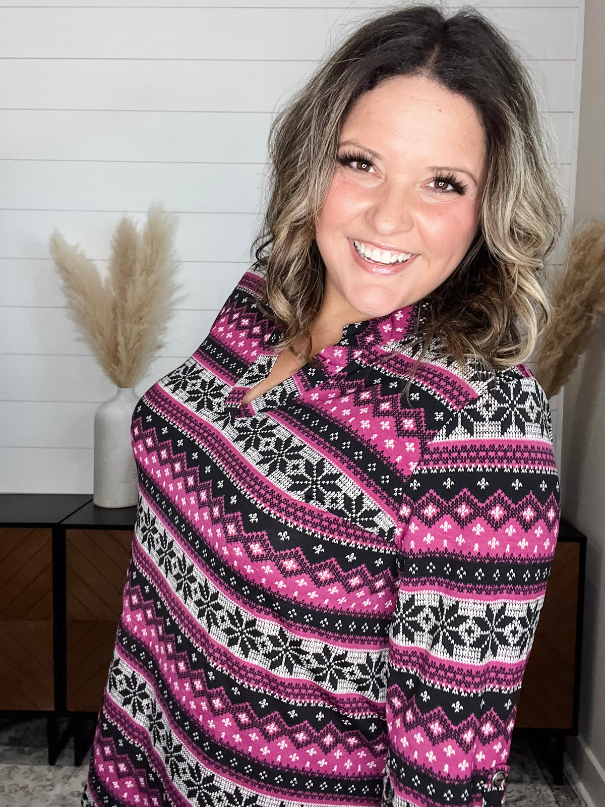 Dear Scarlett "Scrooge" 3/4 Sleeve Split Neck Tops
