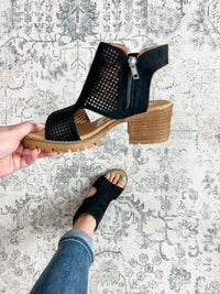 "Milsy" Block Heel Side Zip Sandal by Very G (Black)