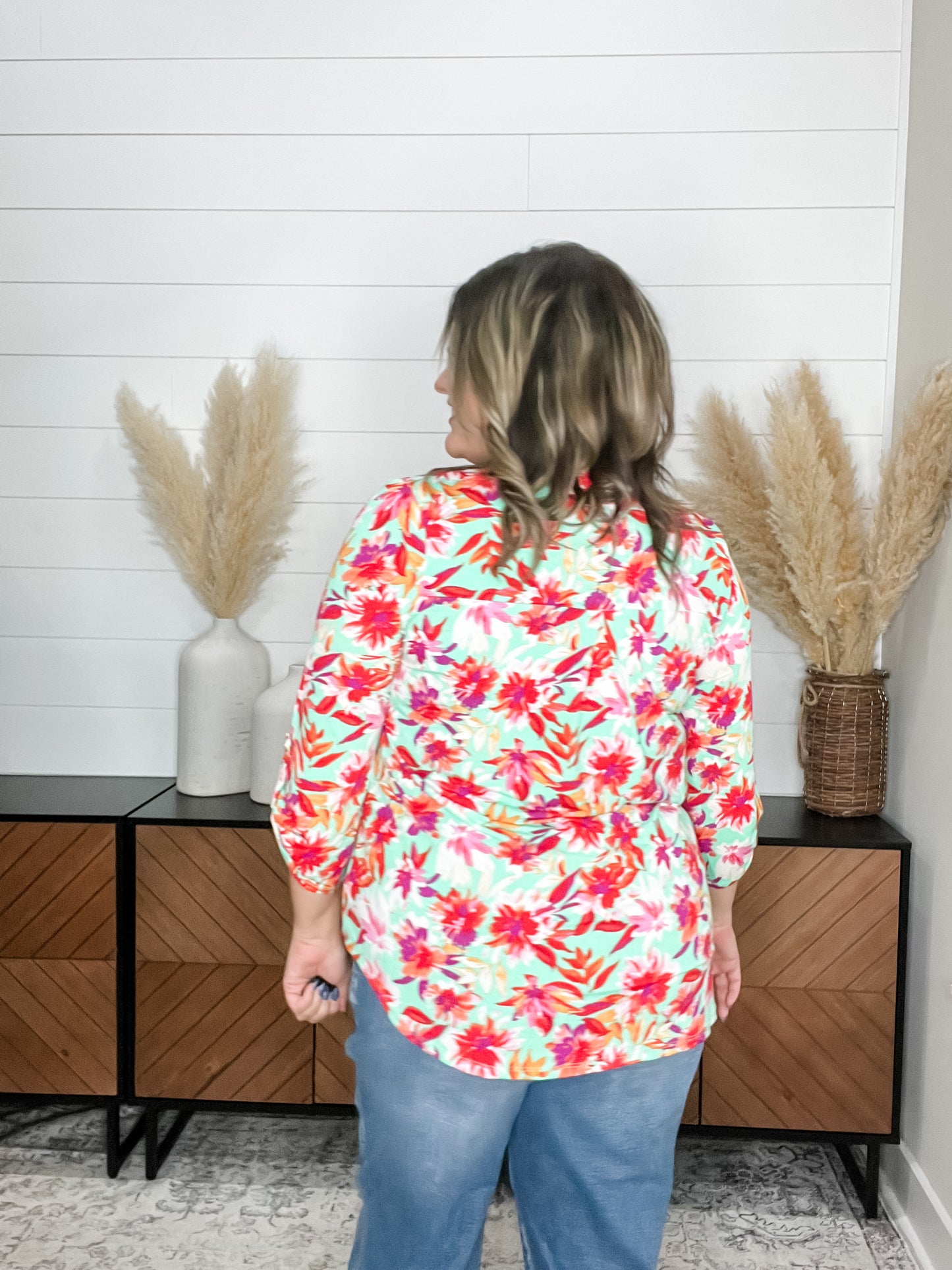 "Bonito" 3/4 Sleeve Split Neck