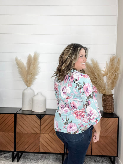 "Intrigue" Floral Lizzy 3/4 Sleeve Split Neck Tops