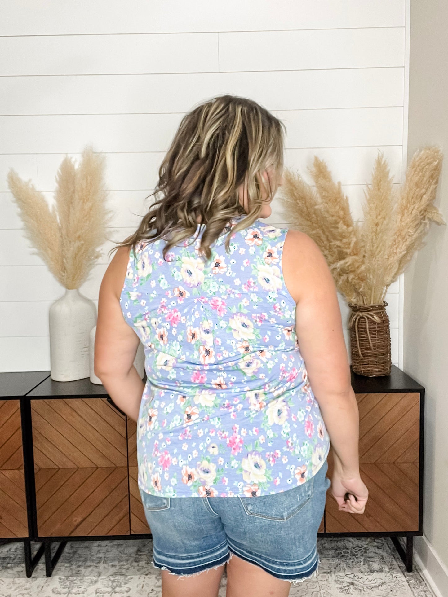 "Reece" Sleeveless Lizzy