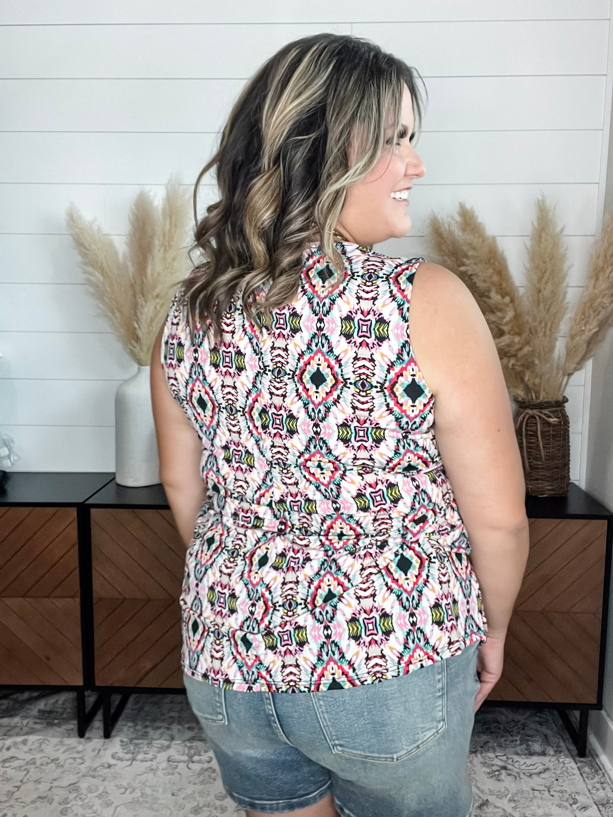 Dear Scarlett "Yale" U Neck Tank Top