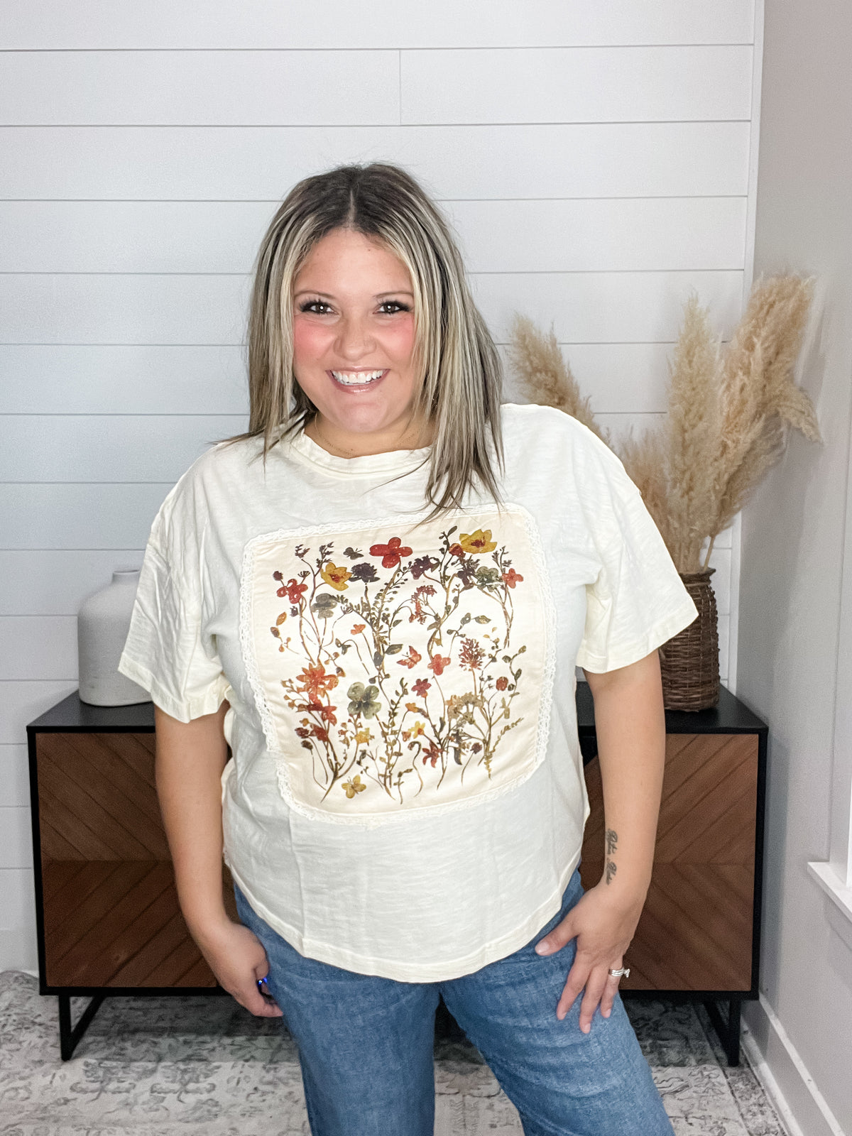 Haptics "Piercing" Floral Applique Short Sleeve Top
