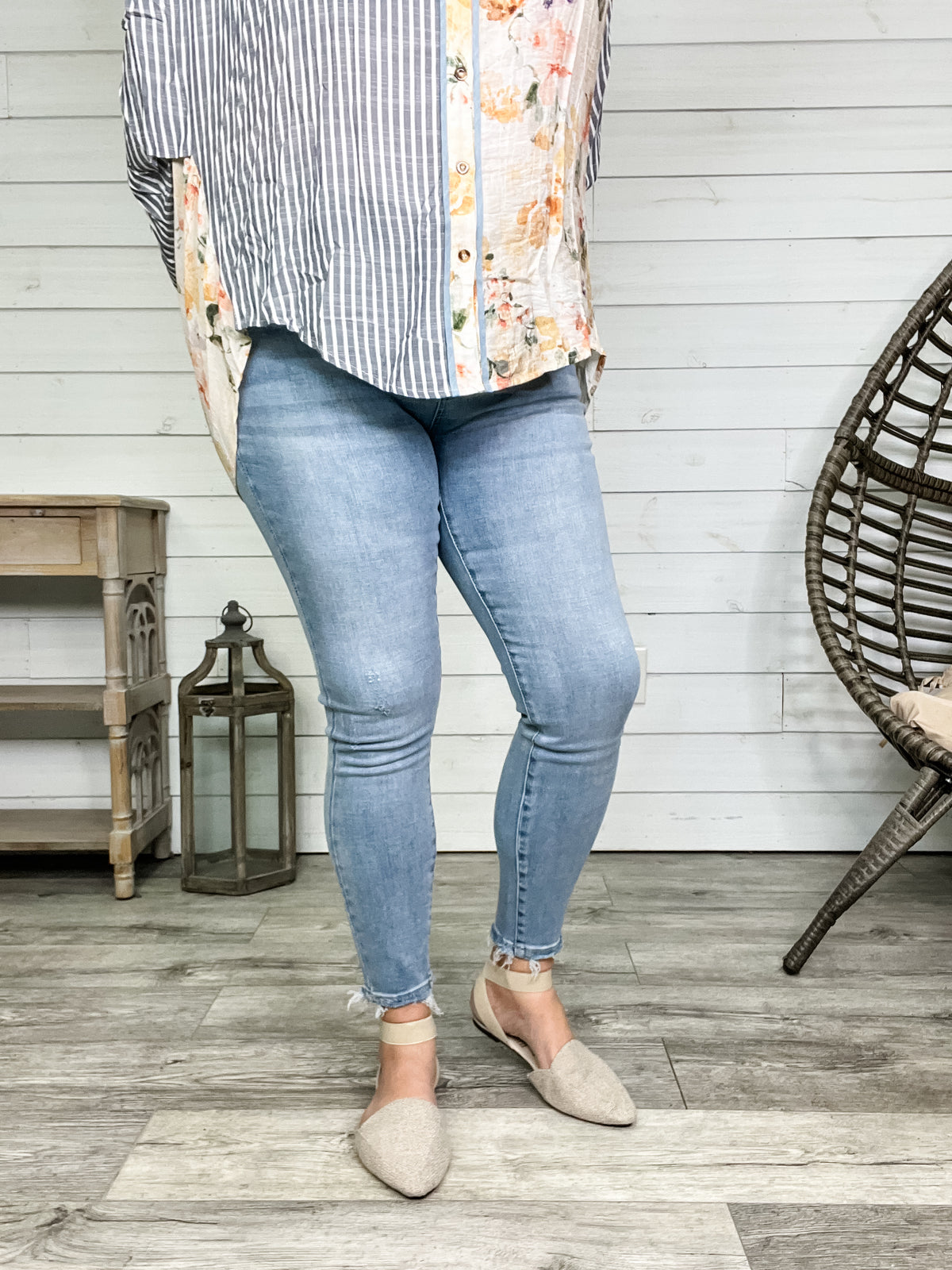 Judy Blue "Mama Said So" Buttonfly Skinny Jean