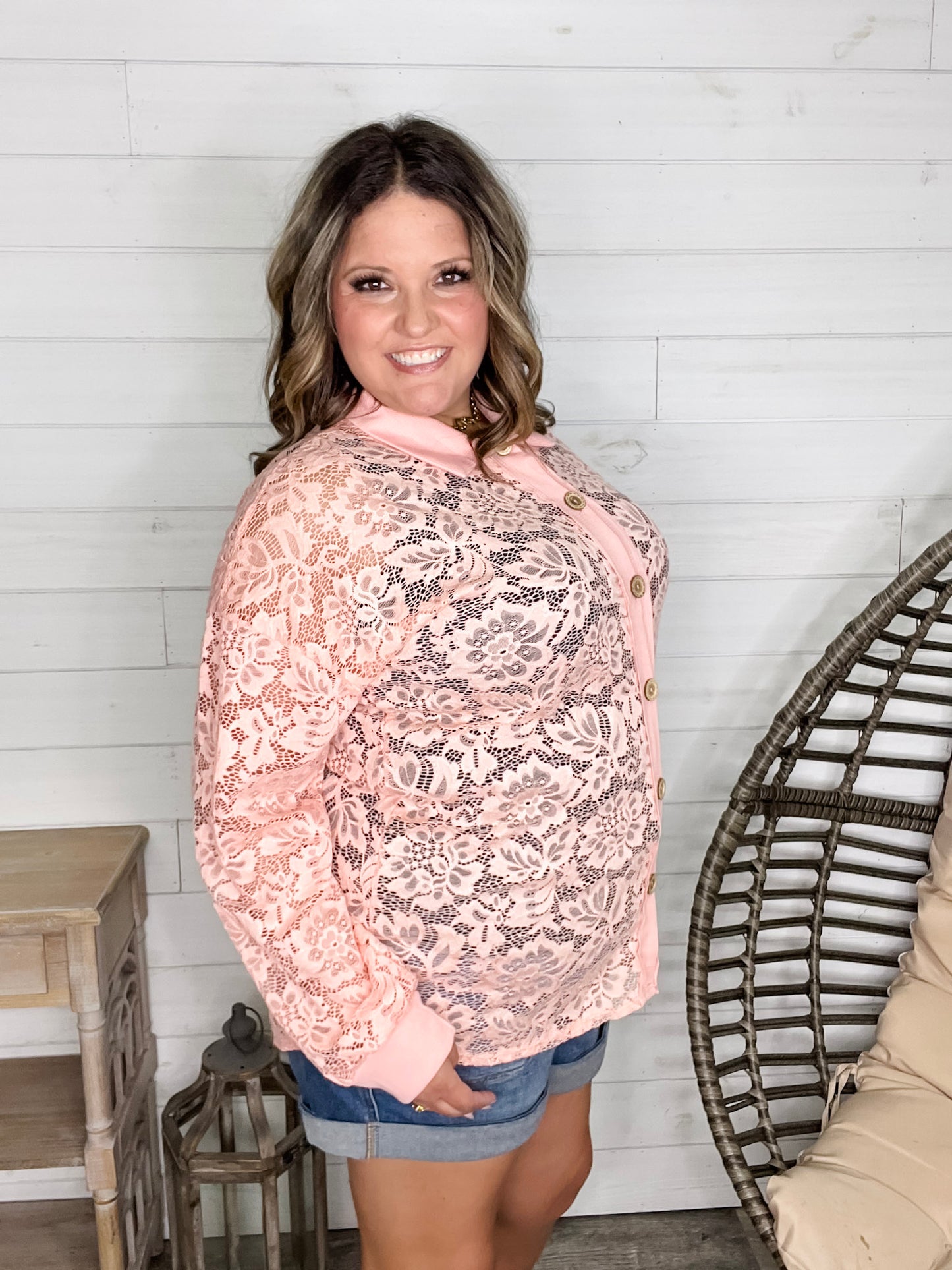 "Crosby" Lace Collared Button Up (Peach)