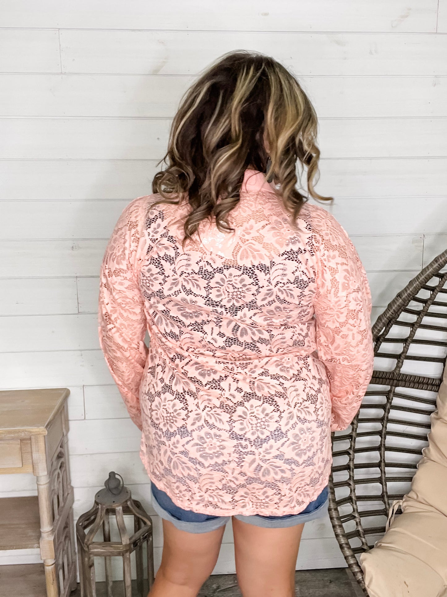 "Crosby" Lace Collared Button Up (Peach)