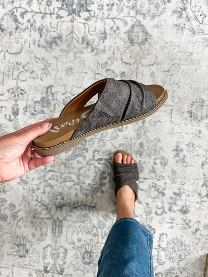 "Jolene" By Very G Slip On Flat Sandal (Tooled Charcoal)