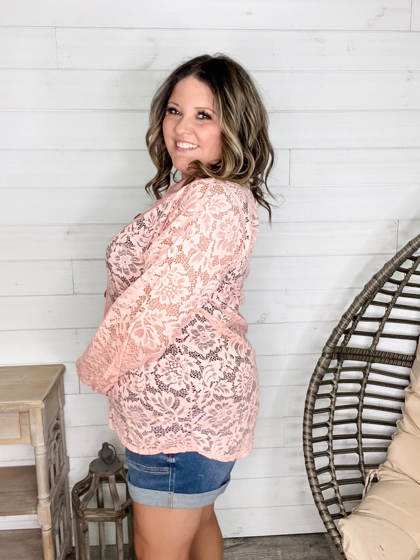 "Crosby" Lace Collared Button Up (Peach)