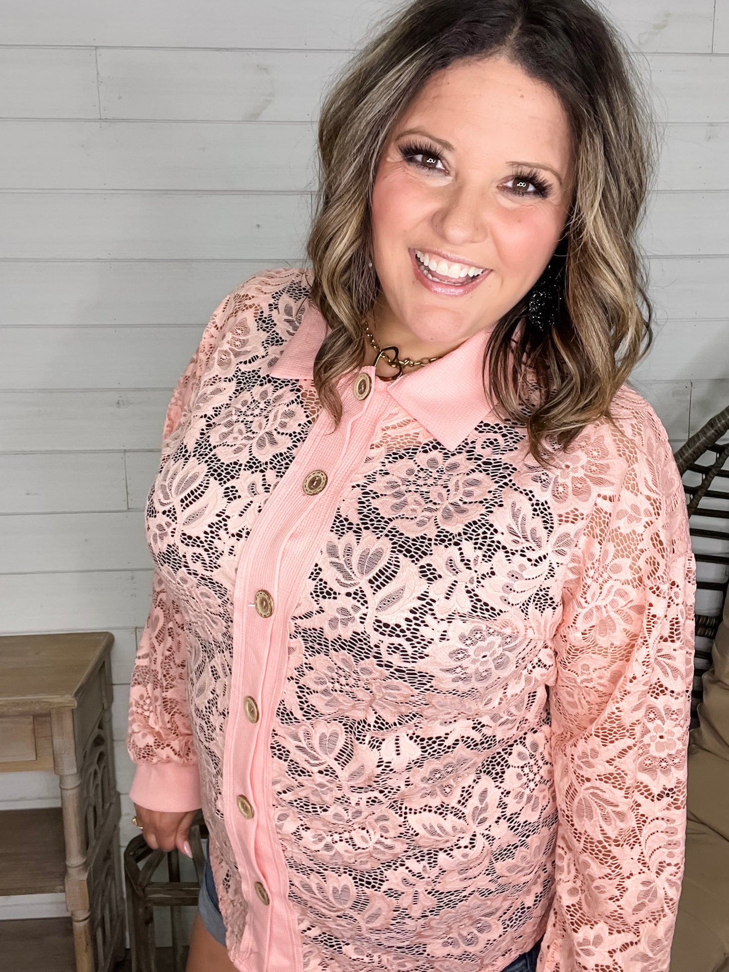 "Crosby" Lace Collared Button Up (Peach)