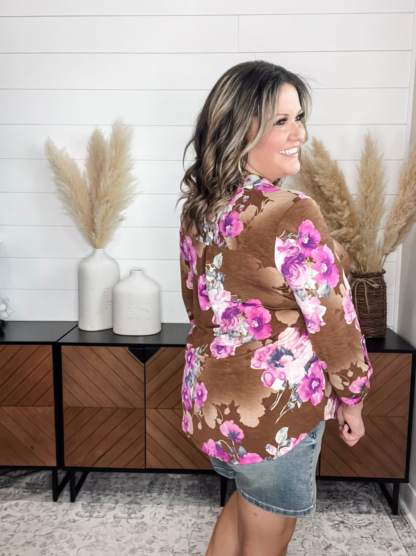 "Thursday" Lizzy 3/4 Sleeve Split Neck