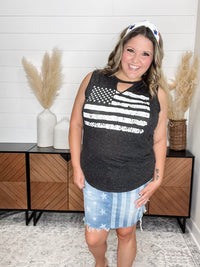 Keyhole Design Flag Tank Top