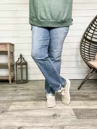 Judy Blue "Dizzy" Distressed Straight Leg