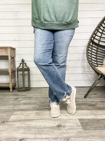 Judy Blue "Dizzy" Distressed Straight Leg