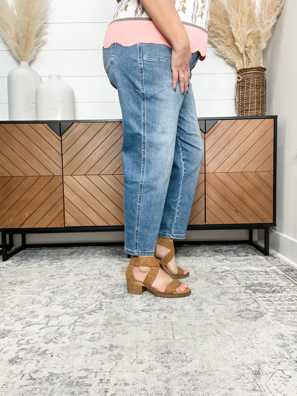 Judy Blue "Rhett" Barrel Jeans