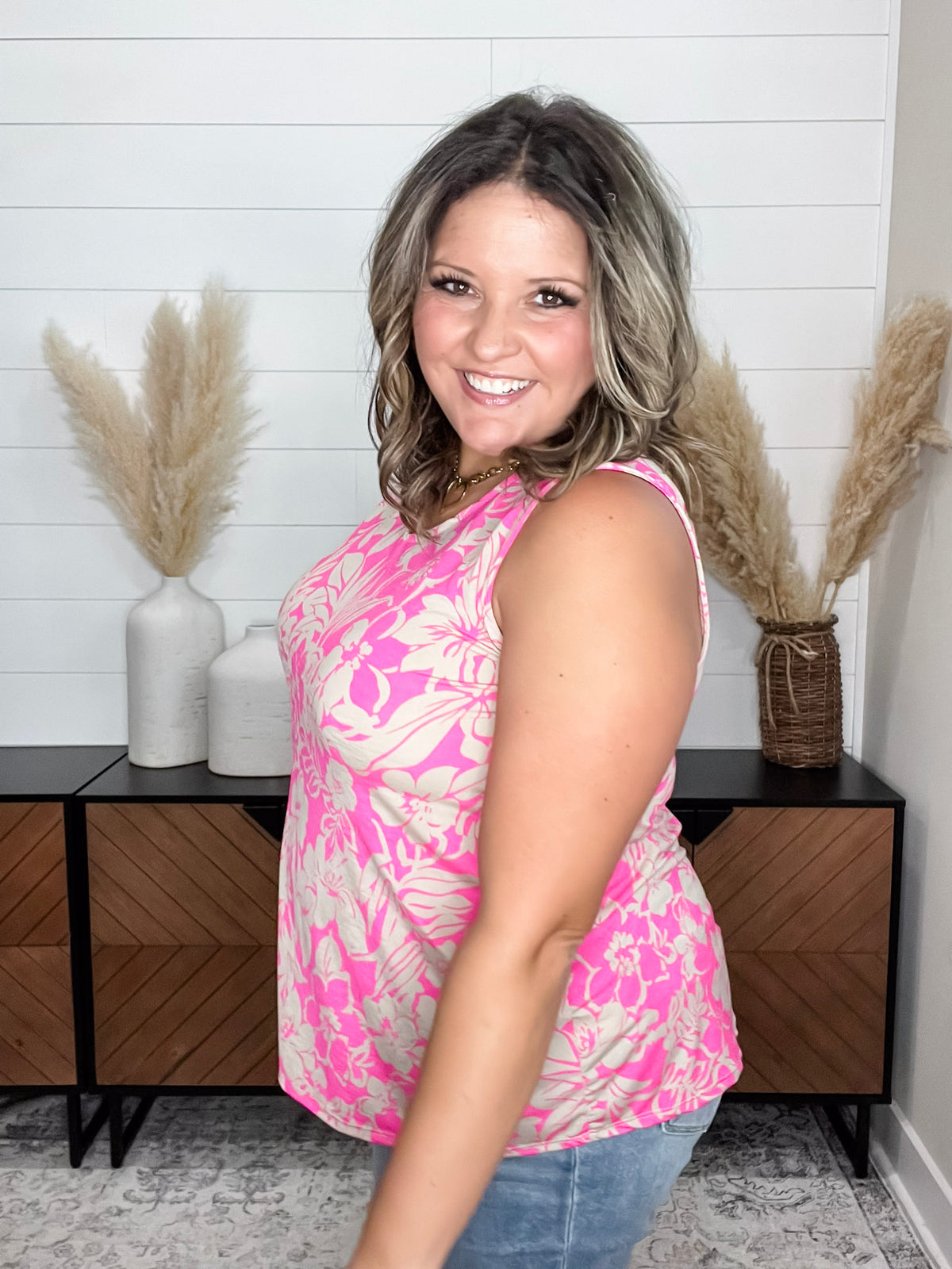 Dear Scarlett "Hobart" U Neck Tank Top