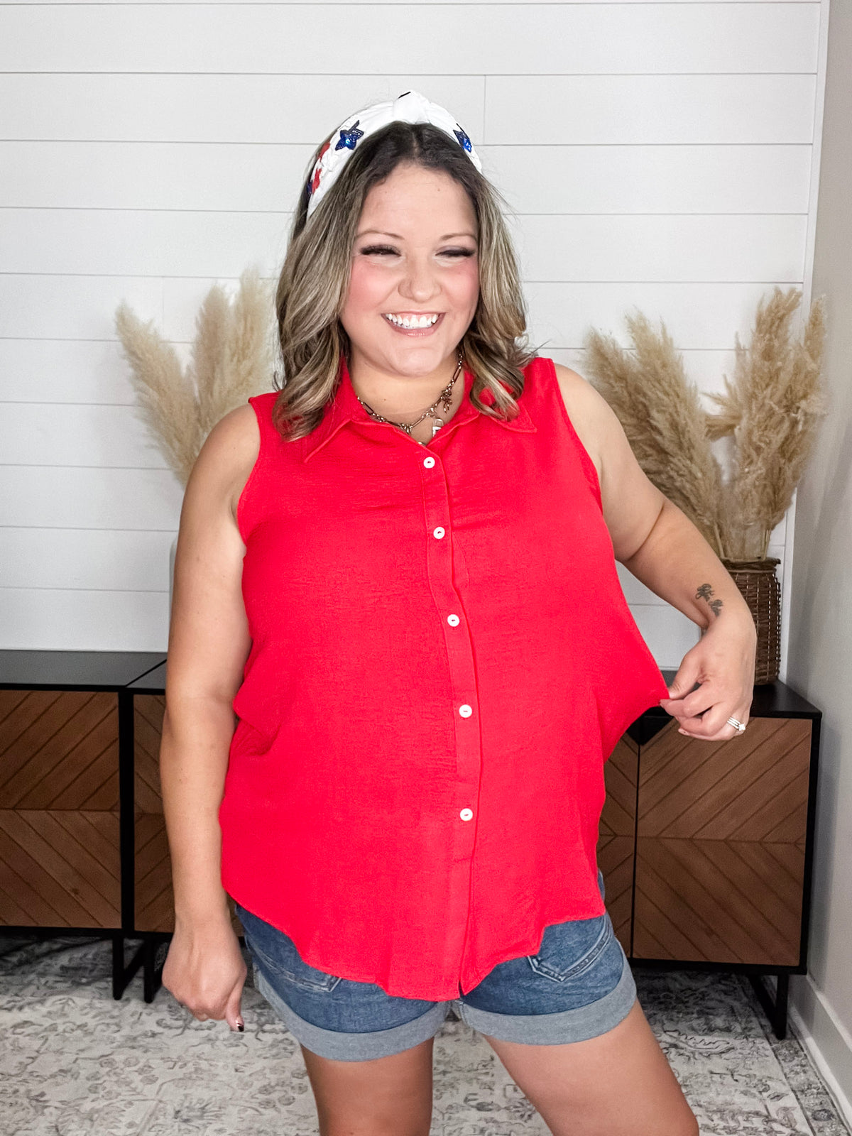 "Gibbs" Button Up Collared Tank (Red)