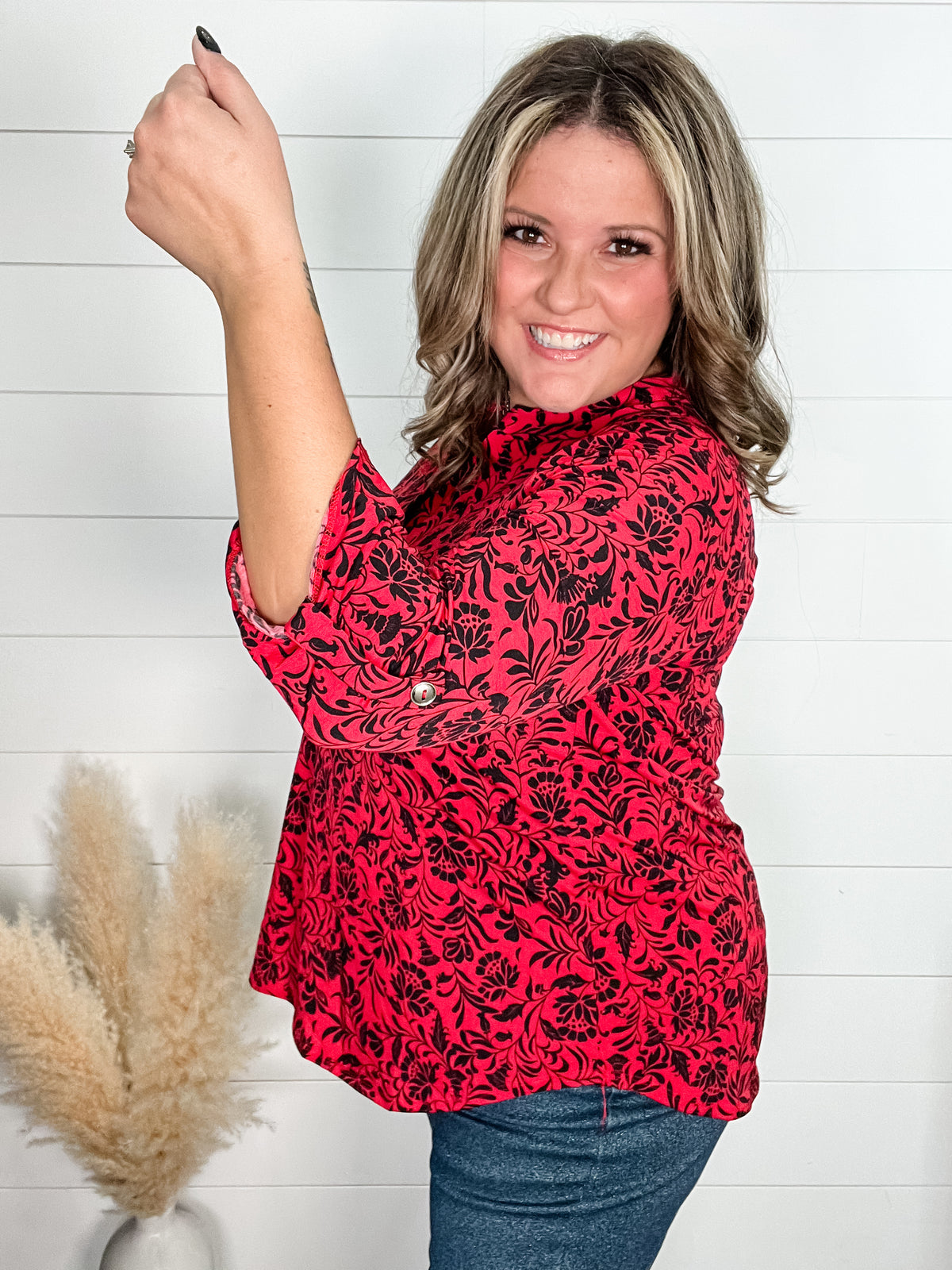 Dear Scarlett "Cardinal" 3/4 Sleeve Split Neck