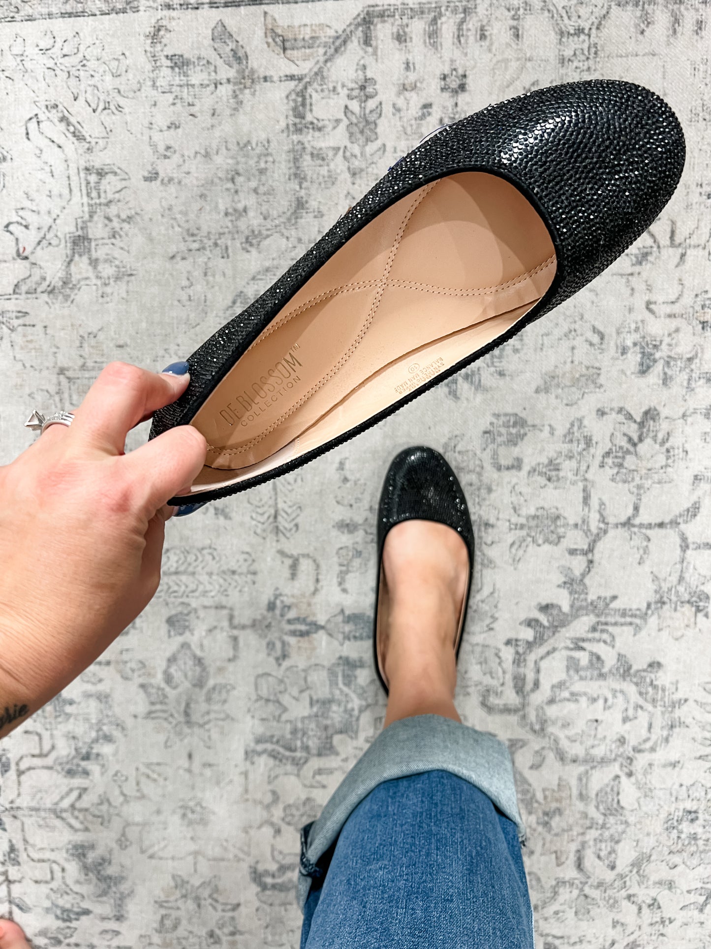 "Baba" Sparkle Round Toe Flat (Black)