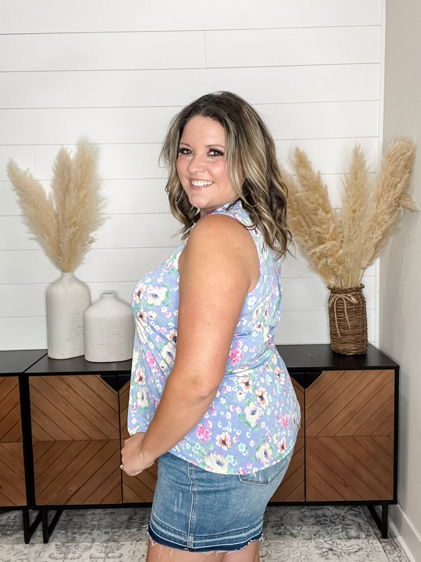 "Reece" Sleeveless Lizzy