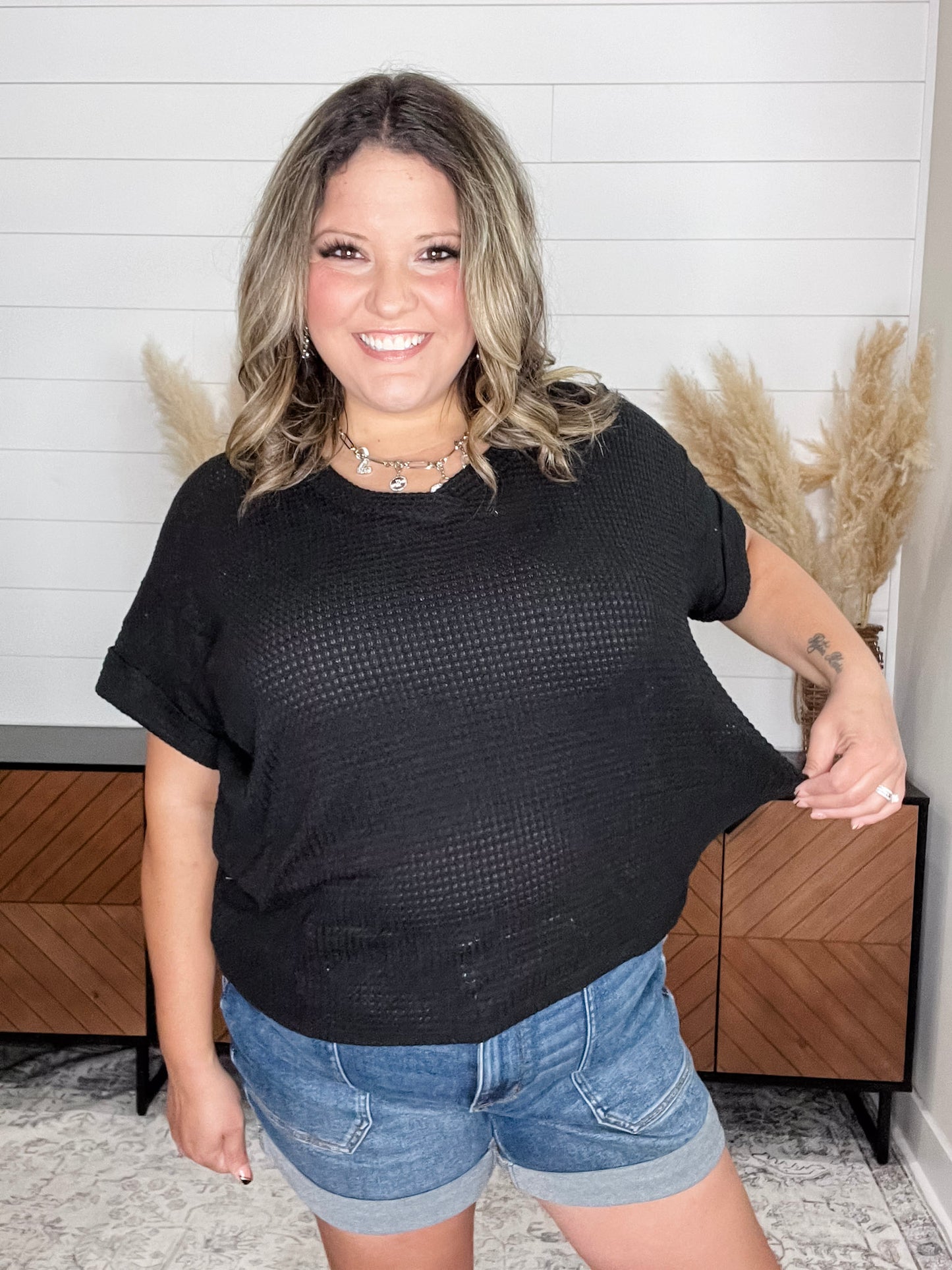 "Honeycomb" Cuffed Short Sleeve Waffle Texture Top (Black)