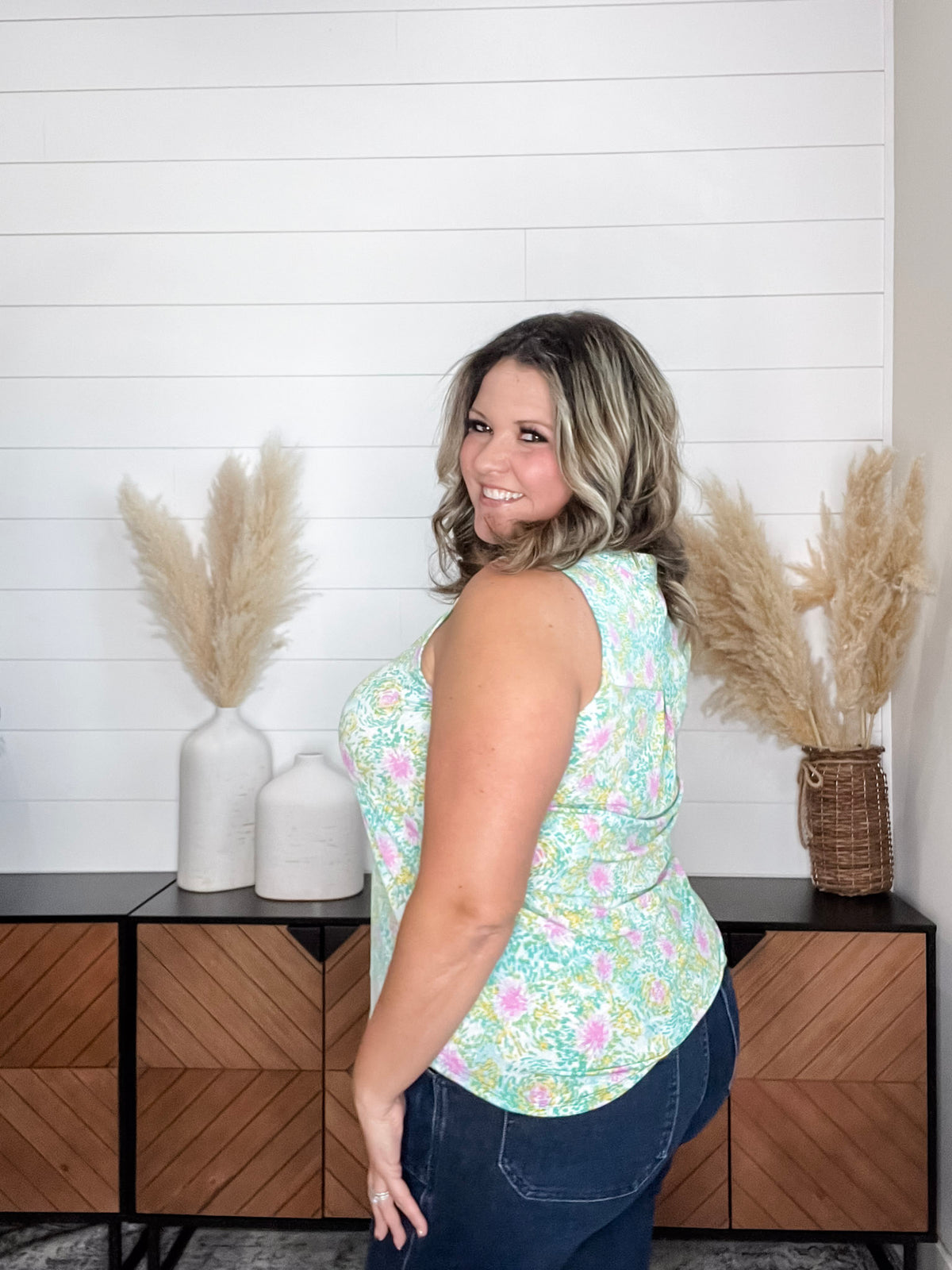 Dear Scarlett "Lerae" Sleeveless Lizzy