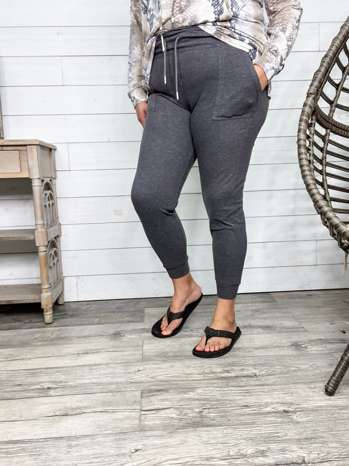 "Gold Medal" High-Waisted Jogger Leggings (Charcoal)