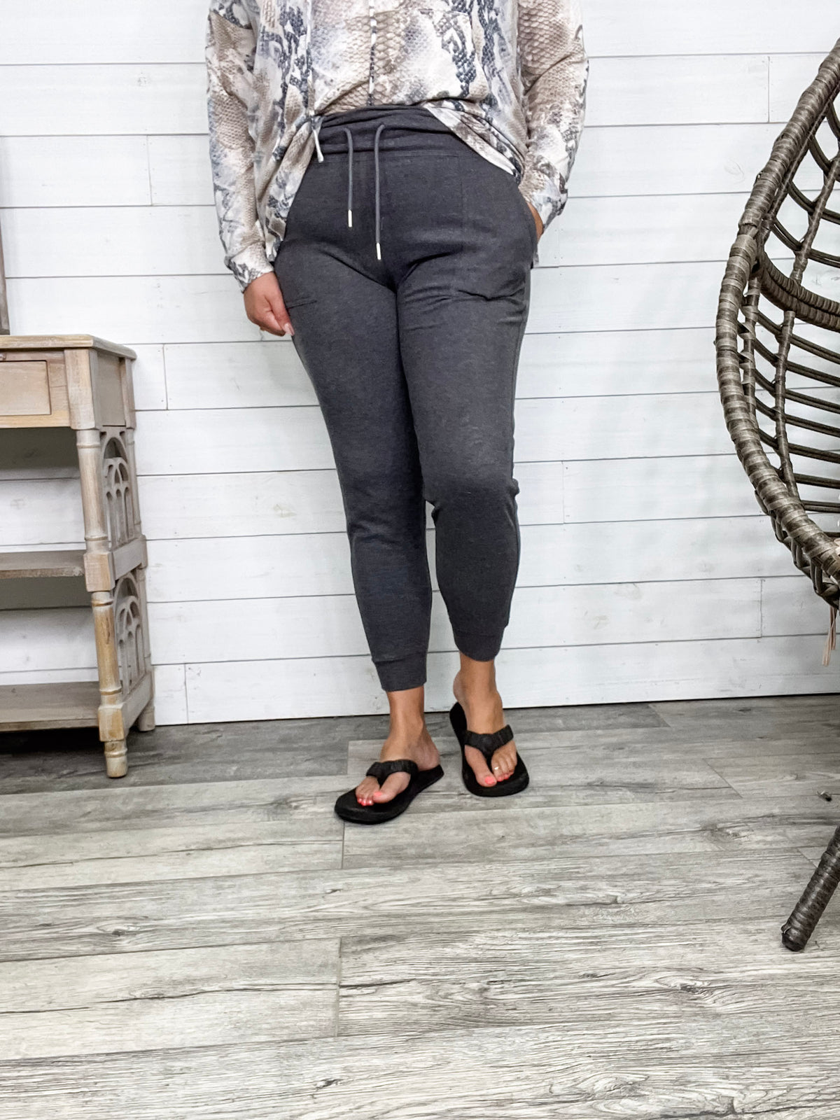 "Gold Medal" High-Waisted Jogger Leggings (Charcoal)