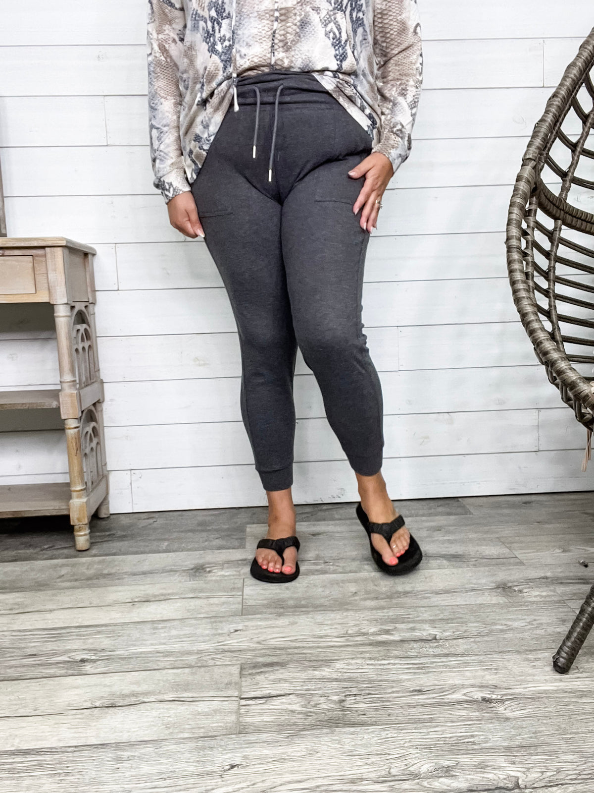 "Gold Medal" High-Waisted Jogger Leggings (Charcoal)