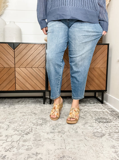 Judy Blue "Rhett" Barrel Jeans