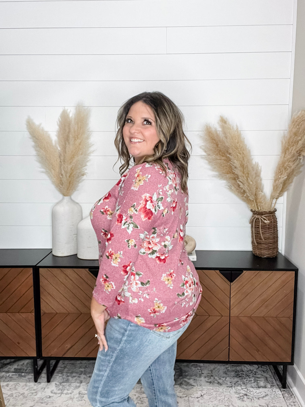 Dear Scarlett "Indiana" 3/4 Sleeve Floral V Neck