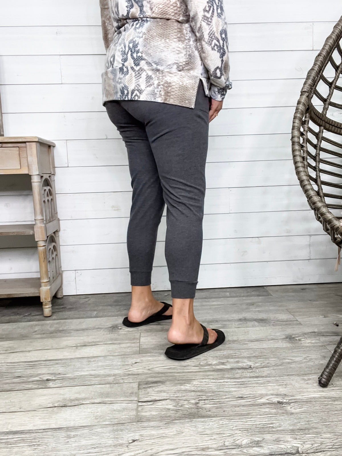 "Gold Medal" High-Waisted Jogger Leggings (Charcoal)