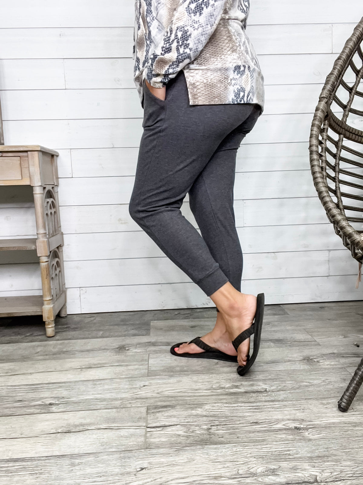 "Gold Medal" High-Waisted Jogger Leggings (Charcoal)