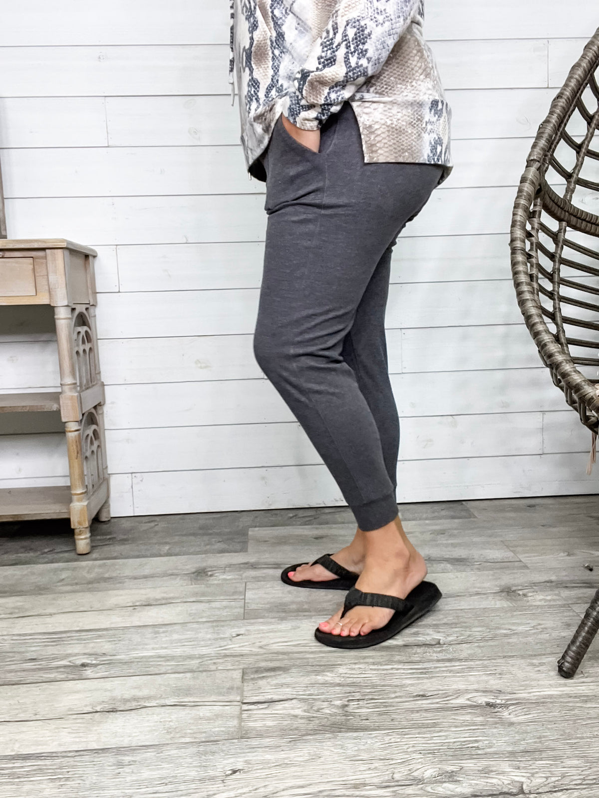 "Gold Medal" High-Waisted Jogger Leggings (Charcoal)