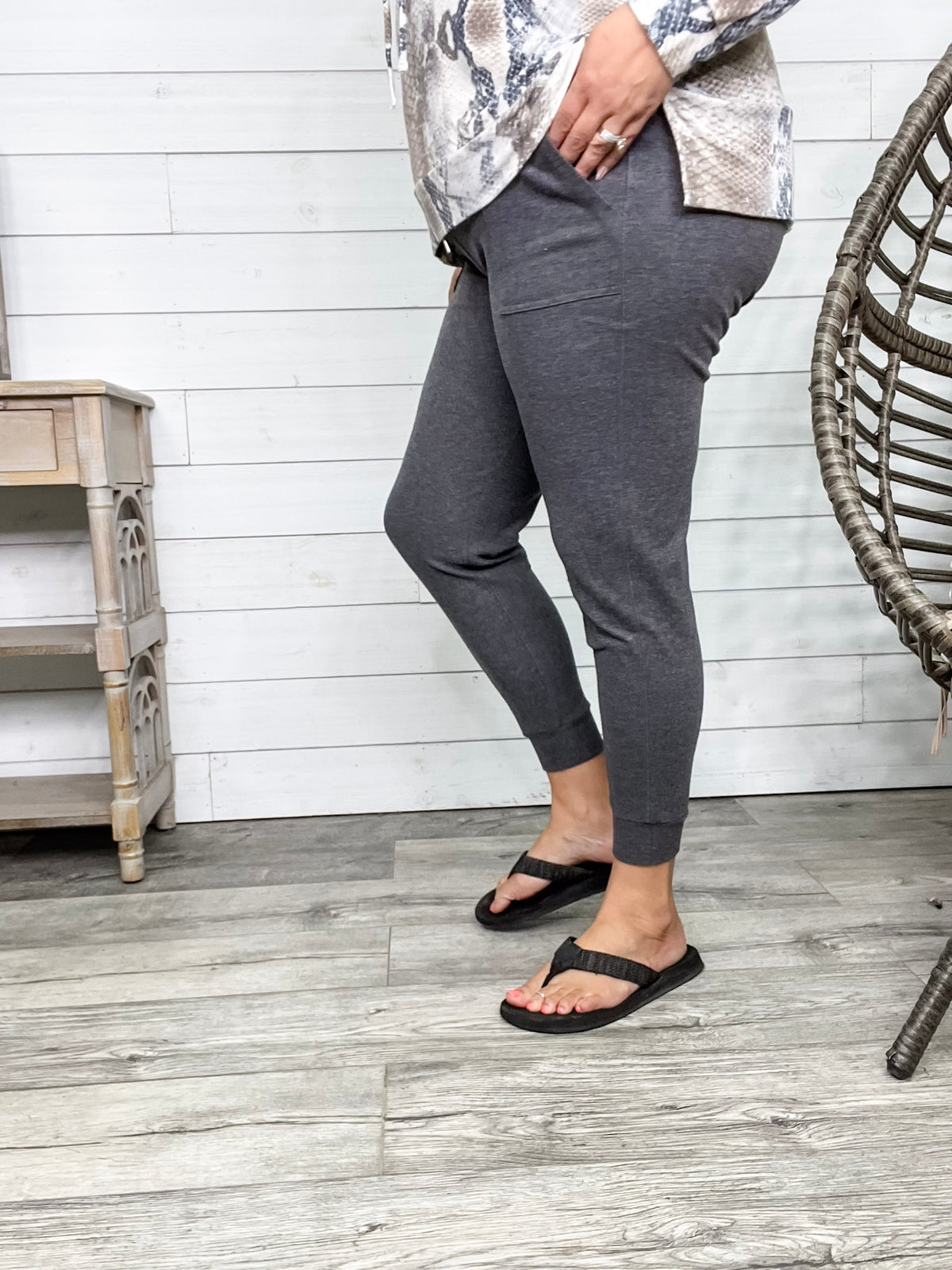 "Gold Medal" High-Waisted Jogger Leggings (Charcoal)