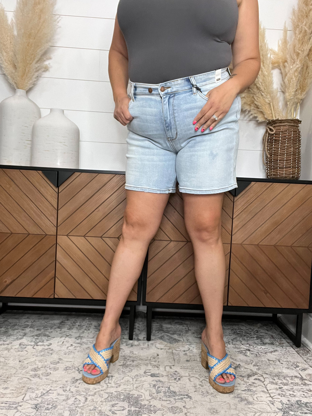 Judy Blue 2 Button Mid Thigh Dad Shorts
