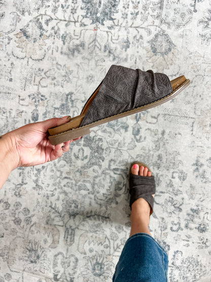 "Jolene" By Very G Slip On Flat Sandal (Tooled Charcoal)