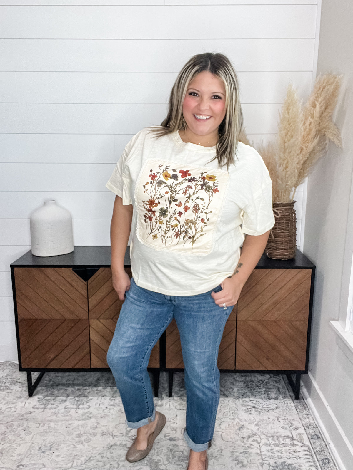 Haptics "Piercing" Floral Applique Short Sleeve Top