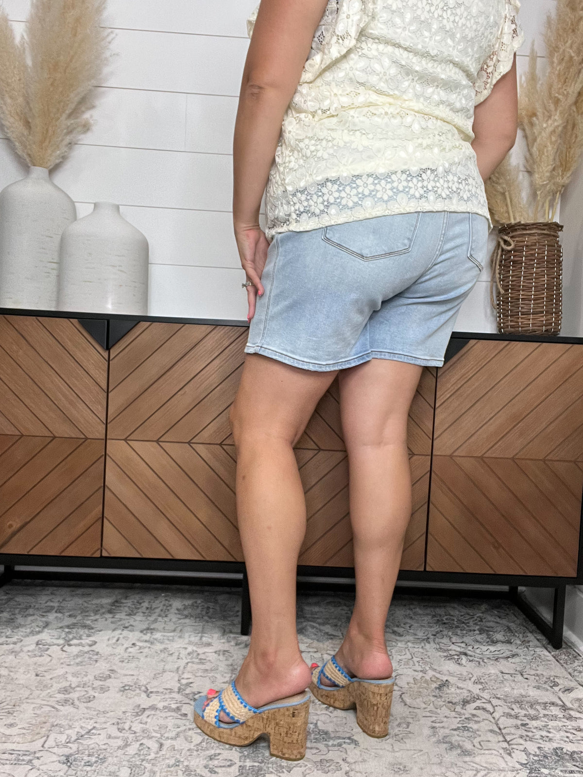 Judy Blue 2 Button Mid Thigh Dad Shorts