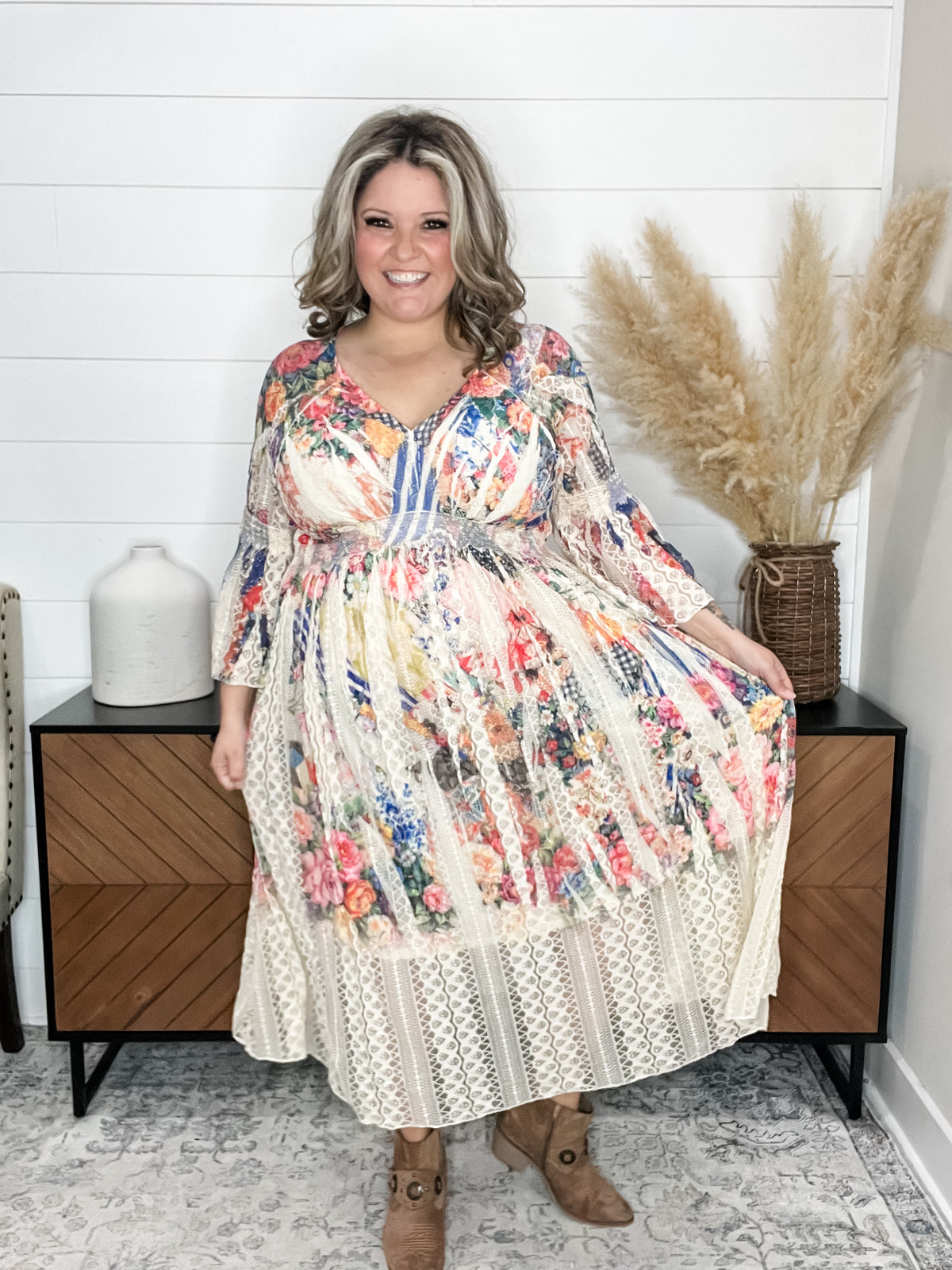 "Country In The Park" Long Sleeve V Neck Lace Dress (Bold Floral)