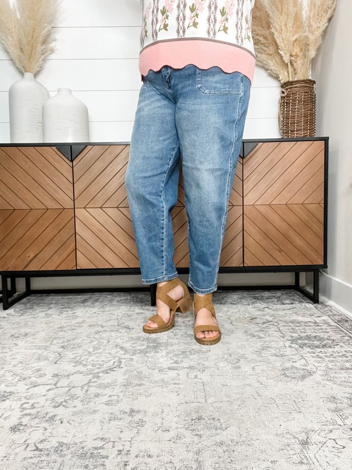 Judy Blue "Rhett" Barrel Jeans