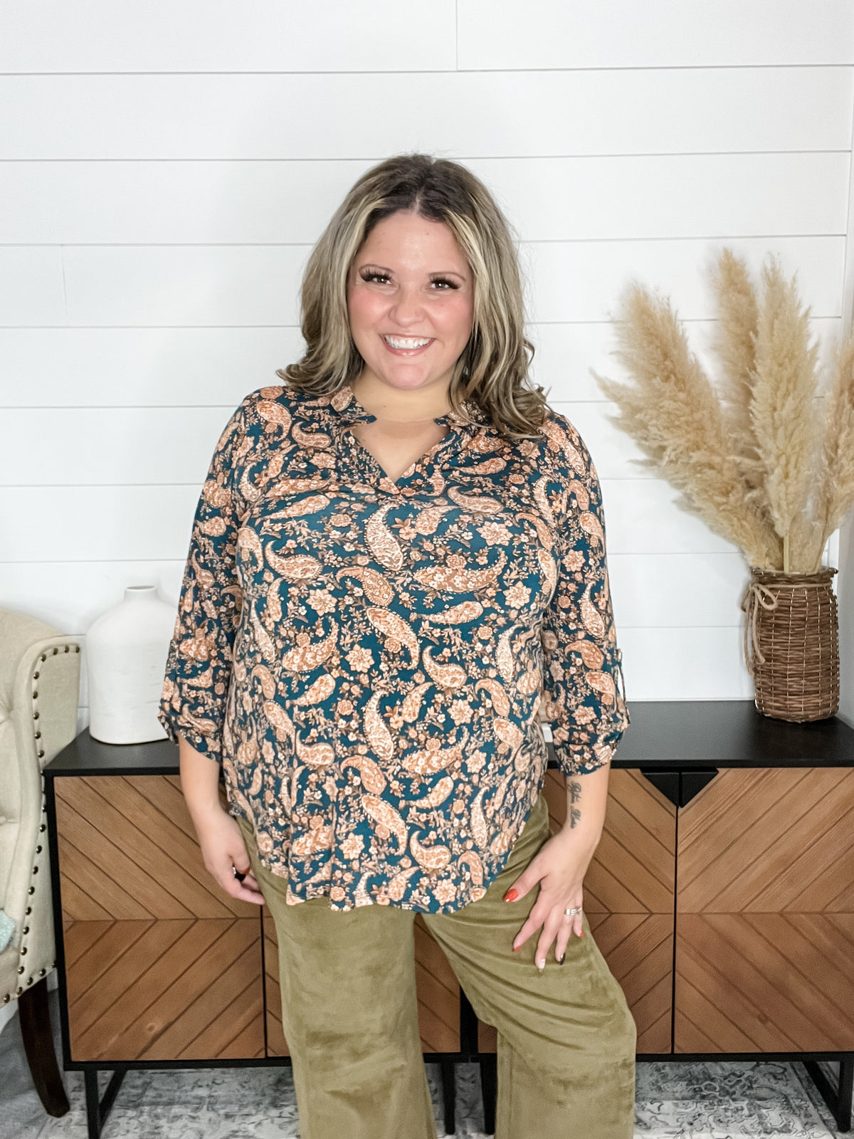 Dear Scarlett "Kangaroo" 3/4 Sleeve Split Neck
