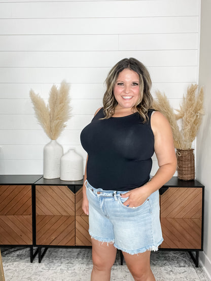 Judy Blue "Blame It On My Roots" Double Button Mid Thigh Dad Jean